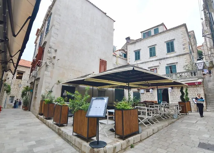 Festa Apartments & Rooms